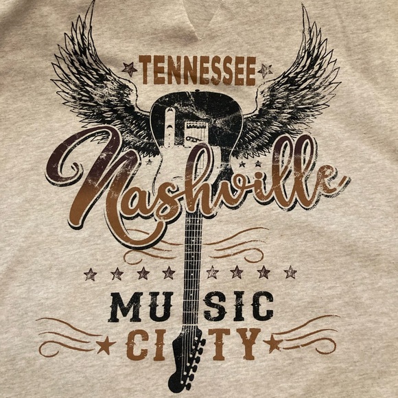 👚(bundle 4 items w/👚for $16) Tennessee T-shirt by Maurice’s - Picture 4 of 11